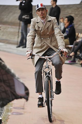 Moncler Gamme Bleu / - 2011